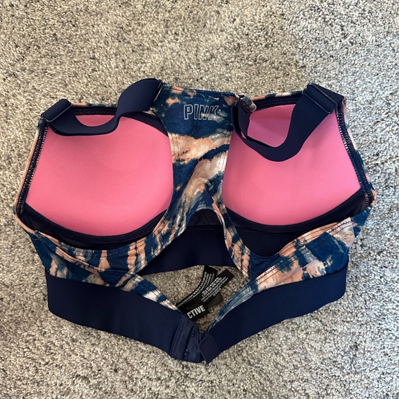 Victoria’s Secret Pink Ultimate Push up sports bra size xs - Picture 2 of 4